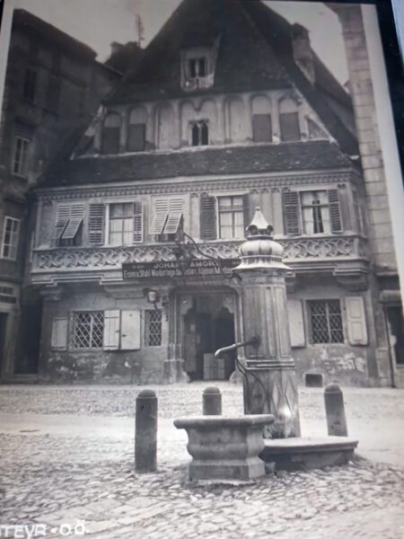 Буммерльхаус с фонтаном. Фото 1925 года