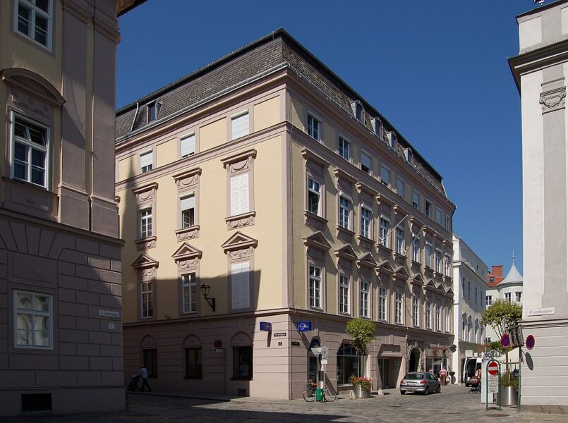 Дом графа Хевенхюллера (Khevenhüller) в Линце