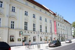 Ландестеатр (Landestheater) Линца Ландестеатр (Landestheater) Линца