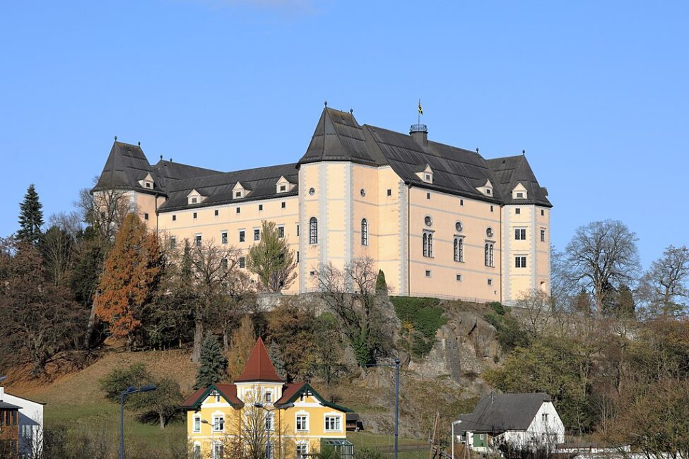 Замок Грайнбург (Schloss Greinburg)