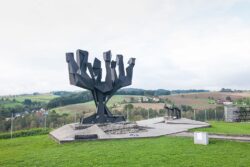 Памятник от Израиля в Маутхаузене Памятник от Израиля в Маутхаузене
