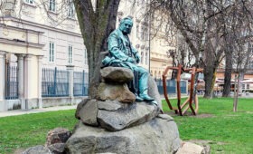 Памятник Адальберту Штифтеру в Линце
